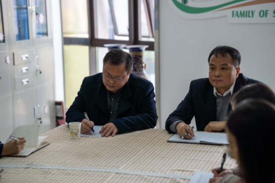 王全进副校长指导理学院物理研究生党支部建设