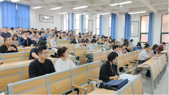 理学院召开秋季学期教职工大会暨开学第一讲师德师风教育活动