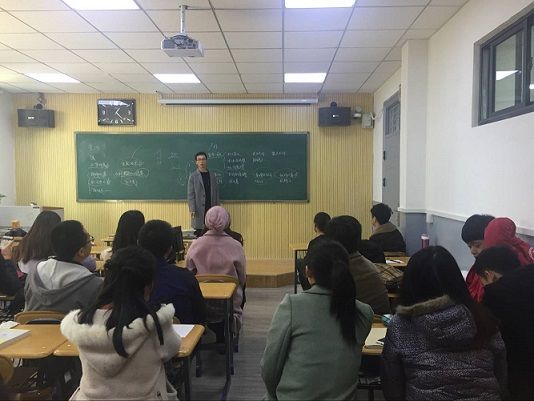 理学院研究生会召开专题学习会议并安排近期工作
