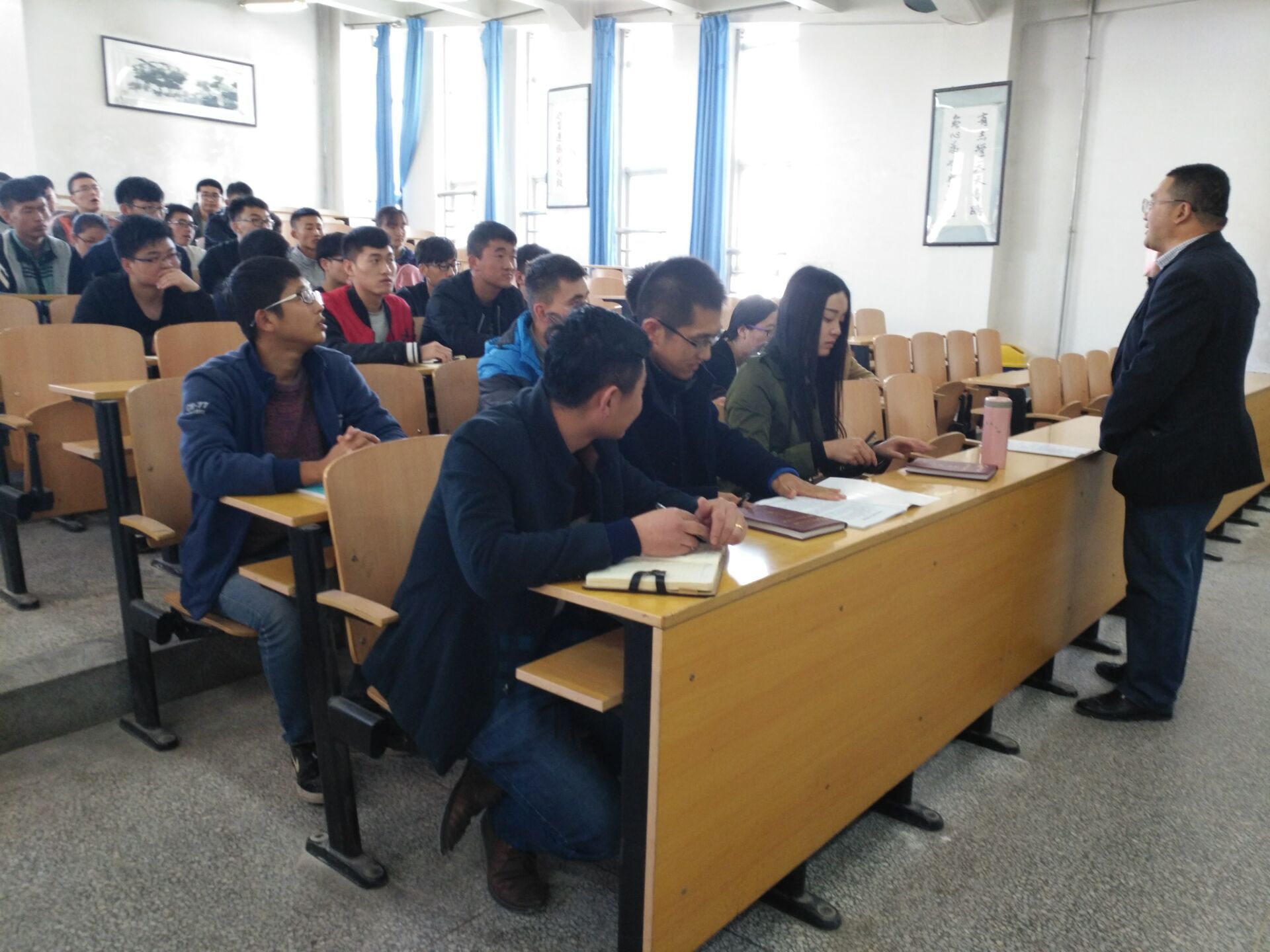 理学院开展辅导员、学生干部专题学习教育活动